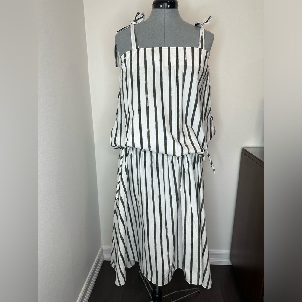 Striped Black and White Women's Dress - Picture 2 of 13